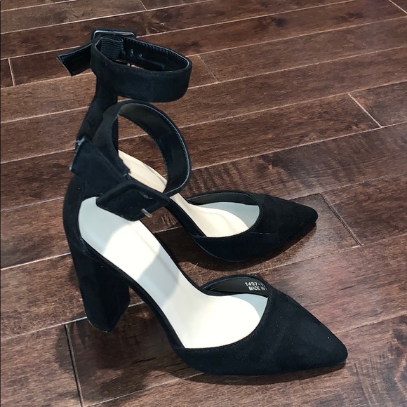 Black pointed thick Heels with thick strap Size 37 - Picture 3 of 5